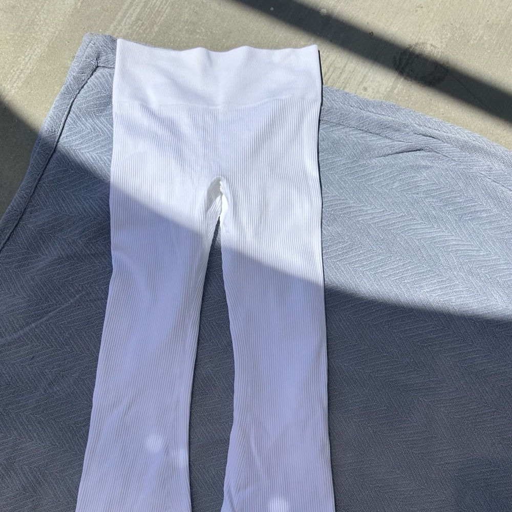 Ribbed flare leggings